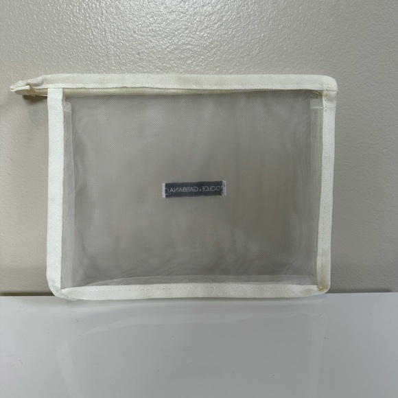 Dolce & Gabbana Mesh Zip Pouch - Picture 2 of 8
